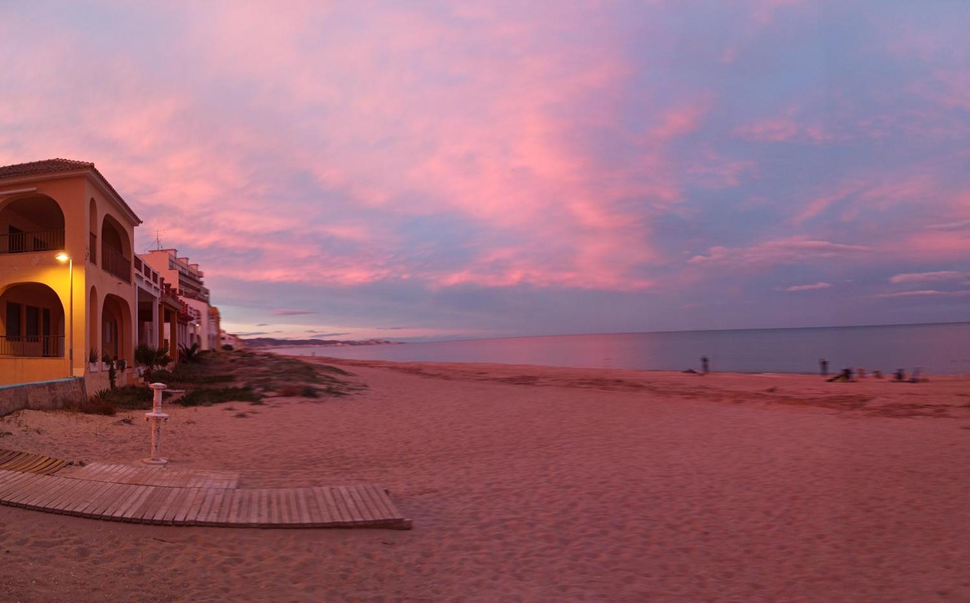 Sunset Room At Front Beach - Habitacion En La Playa Piso Privado Tavernes de Valldigna Exterior photo